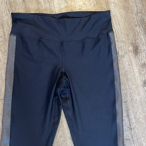 SPALDING CROP ACTIVEWEAR LEGGINGS (L) - Picture 3 of 6